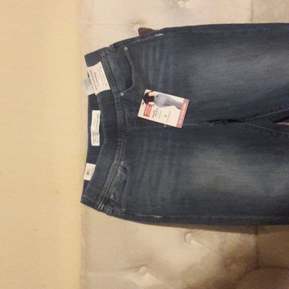 Levi's Signature simply stretch shaping - Picture 2 of 4